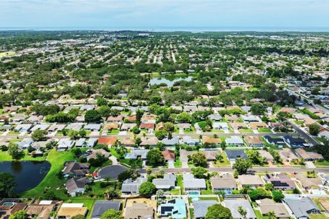 Casa en alquiler en Port Richey, Florida, 3 dormitorios, 167.78 m2 № 1910191 - foto 8