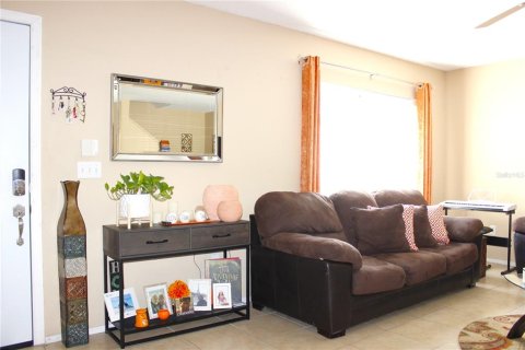 Adosado en venta en Brandon, Florida, 3 dormitorios, 126.72 m2 № 1851635 - foto 4