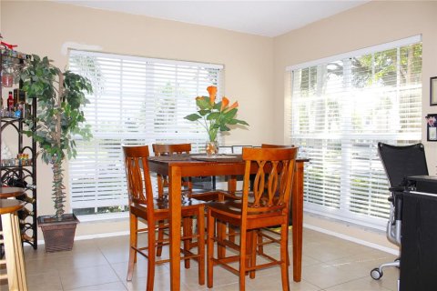 Adosado en venta en Brandon, Florida, 3 dormitorios, 126.72 m2 № 1851635 - foto 8