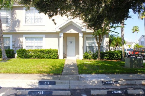 Adosado en venta en Brandon, Florida, 3 dormitorios, 126.72 m2 № 1851635 - foto 1