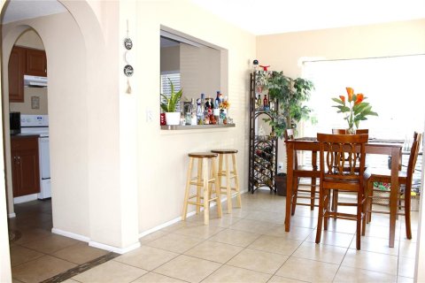 Adosado en venta en Brandon, Florida, 3 dormitorios, 126.72 m2 № 1851635 - foto 9