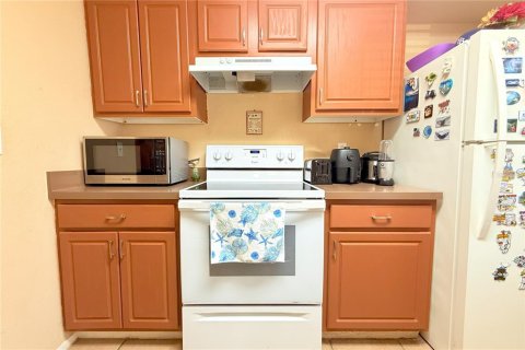 Adosado en venta en Brandon, Florida, 3 dormitorios, 126.72 m2 № 1851635 - foto 10