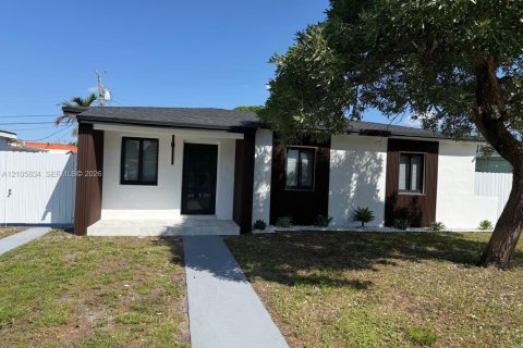 Villa ou maison à vendre à Hialeah, Floride: 2 chambres, 86.96 m2 № 2414521 - photo 3