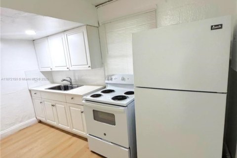 House in Pompano Beach, Florida 3 bedrooms, 306.76 sq.m. № 1923635 - photo 7