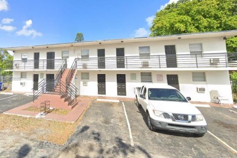 House in Pompano Beach, Florida 3 bedrooms, 306.76 sq.m. № 1923635 - photo 1