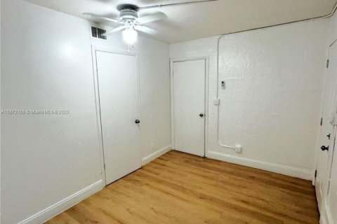 House in Pompano Beach, Florida 3 bedrooms, 306.76 sq.m. № 1923635 - photo 11
