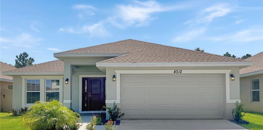 Casa en Saint Cloud, Florida 4 dormitorios, 223.43 m2 № 1873088