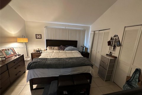 Townhouse in Miami, Florida 2 bedrooms, 107.02 sq.m. № 1730718 - photo 10