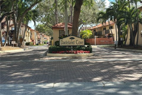 Townhouse in Miami, Florida 2 bedrooms, 107.02 sq.m. № 1730718 - photo 21