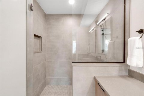 Townhouse in Saint Petersburg, Florida 2 bedrooms, 155.98 sq.m. № 2312883 - photo 29
