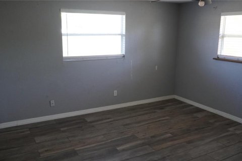 Villa ou maison à louer à Tampa, Floride: 5 chambres, 177.72 m2 № 2157123 - photo 14