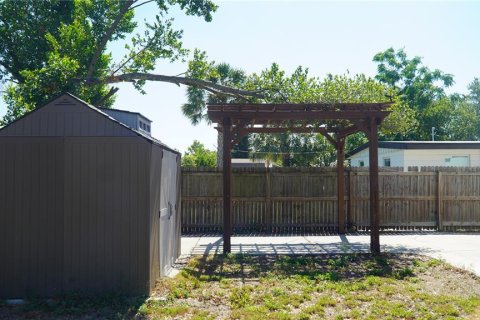 Villa ou maison à louer à Tampa, Floride: 5 chambres, 177.72 m2 № 2157123 - photo 4