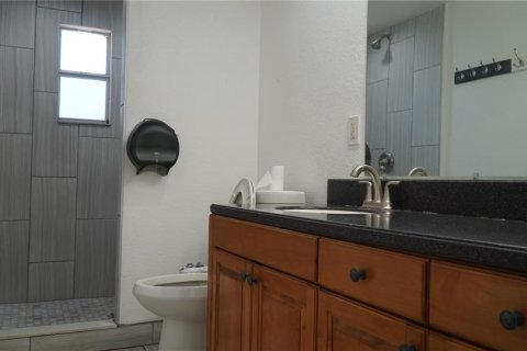 Villa ou maison à louer à Tampa, Floride: 5 chambres, 177.72 m2 № 2157123 - photo 15