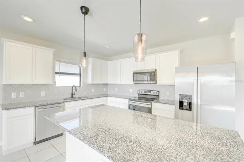 Villa ou maison à louer à North Fort Myers, Floride: 4 chambres, 171.87 m2 № 2099061 - photo 10