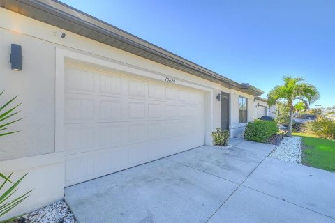 Villa ou maison à louer à North Fort Myers, Floride: 4 chambres, 171.87 m2 № 2099061 - photo 4