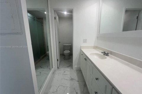 Condominio en venta en Hollywood, Florida, 2 dormitorios, 102.19 m2 № 2076285 - foto 16