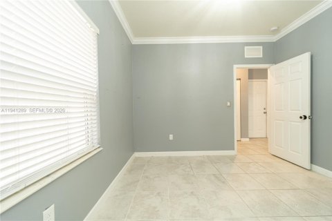 Villa ou maison à vendre à Homestead, Floride: 5 chambres, 201.6 m2 № 1998851 - photo 18