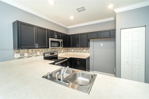 Villa ou maison à vendre à Homestead, Floride: 5 chambres, 201.6 m2 № 1998851 - photo 9