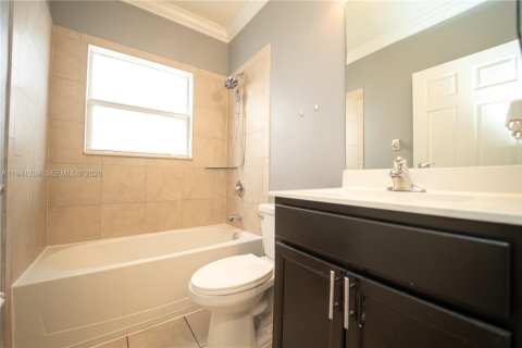 Villa ou maison à vendre à Homestead, Floride: 5 chambres, 201.6 m2 № 1998851 - photo 19