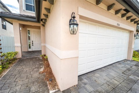 Villa ou maison à vendre à Homestead, Floride: 5 chambres, 201.6 m2 № 1998851 - photo 3