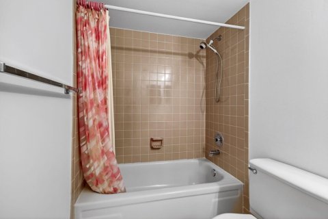 Купить кондоминиум в Делрей-Бич, Флорида 5 комнат, 99.41м2, № 2083154 - фото 19