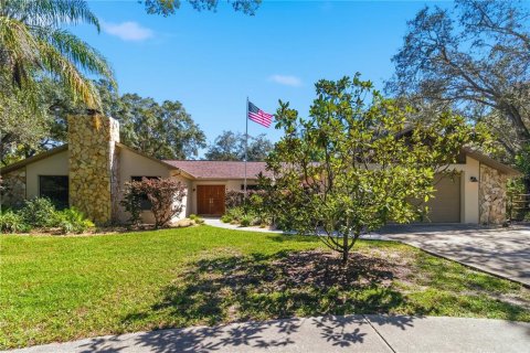 Casa en venta en Spring Hill, Florida, 3 dormitorios, 192.31 m2 № 2420288 - foto 2