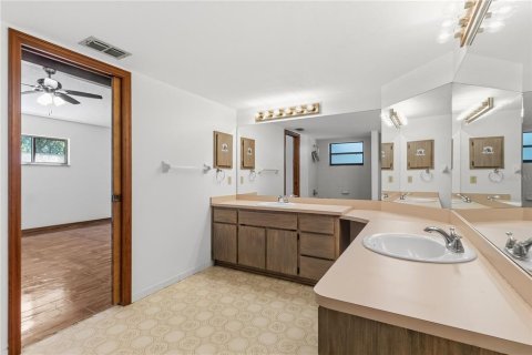 Casa en venta en Spring Hill, Florida, 3 dormitorios, 192.31 m2 № 2420288 - foto 12