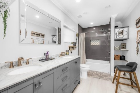 Купить виллу или дом в Холливуд, Флорида 3 комнаты, 360.55м2, № 2087551 - фото 23