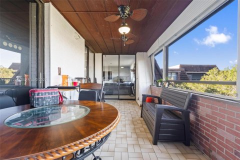 Copropriété à vendre à Miami, Floride: 2 chambres, 111.2 m2 № 1987012 - photo 11