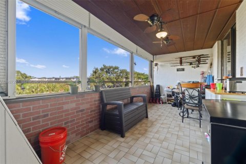 Copropriété à vendre à Miami, Floride: 2 chambres, 111.2 m2 № 1987012 - photo 10