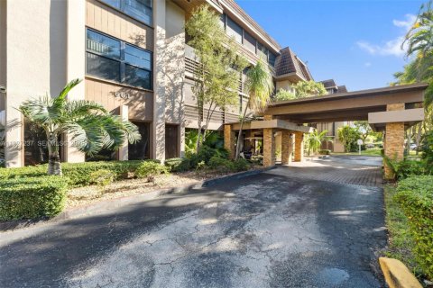 Copropriété à vendre à Miami, Floride: 2 chambres, 111.2 m2 № 1987012 - photo 23