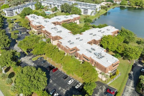 Copropriété à vendre à Miami, Floride: 2 chambres, 111.2 m2 № 1987012 - photo 26