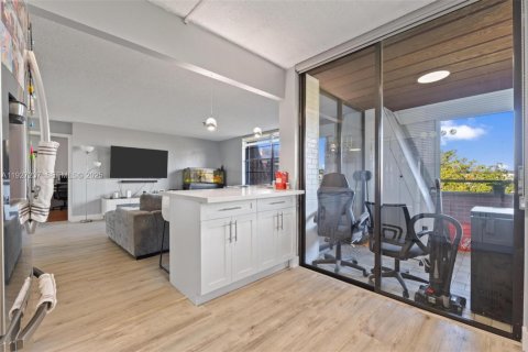 Copropriété à vendre à Miami, Floride: 2 chambres, 111.2 m2 № 1987012 - photo 9