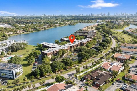 Copropriété à vendre à Miami, Floride: 2 chambres, 111.2 m2 № 1987012 - photo 27