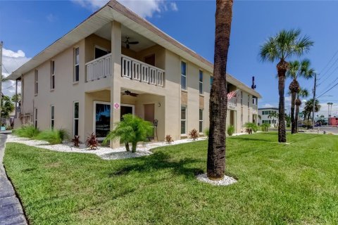Condominio en venta en Saint Pete Beach, Florida, 2 dormitorios, 92.9 m2 № 1893714 - foto 1
