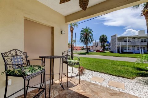 Condominio en venta en Saint Pete Beach, Florida, 2 dormitorios, 92.9 m2 № 1893714 - foto 26