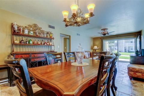 Condominio en venta en Saint Pete Beach, Florida, 2 dormitorios, 92.9 m2 № 1893714 - foto 15