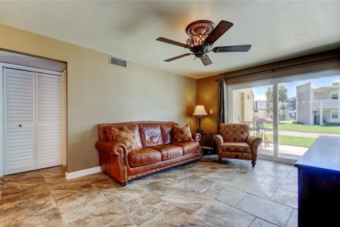 Condominio en venta en Saint Pete Beach, Florida, 2 dormitorios, 92.9 m2 № 1893714 - foto 21