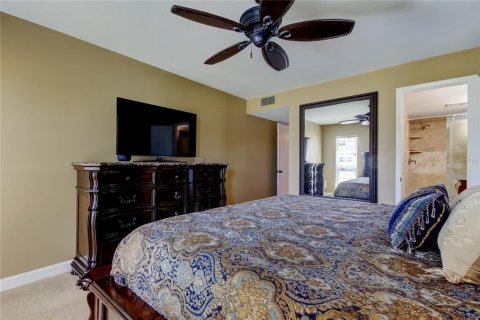 Condominio en venta en Saint Pete Beach, Florida, 2 dormitorios, 92.9 m2 № 1893714 - foto 30