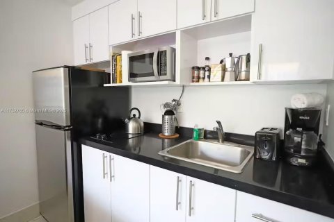 Hotel in Miami Beach, Florida № 1482030 - photo 8