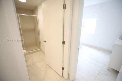 Hotel in Miami Beach, Florida № 1482030 - photo 11