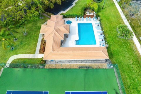 House in Delray Beach, Florida 3 bedrooms, 223.34 sq.m. № 1079729 - photo 1