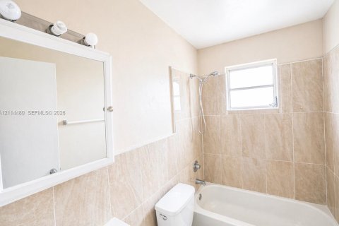 Apartamento en alquiler en Hialeah, Florida, 1 dormitorio № 2435730 - foto 5
