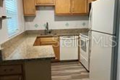 Condo in Sun City Center, Florida, 2 bedrooms  № 1560658 - photo 5