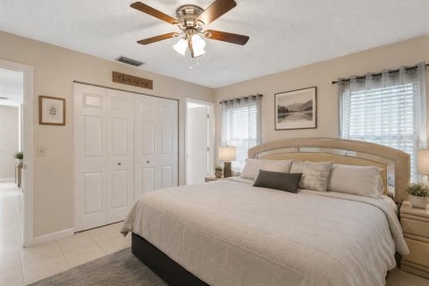 House in Port Charlotte, Florida 2 bedrooms, 111.48 sq.m. № 2216778 - photo 10