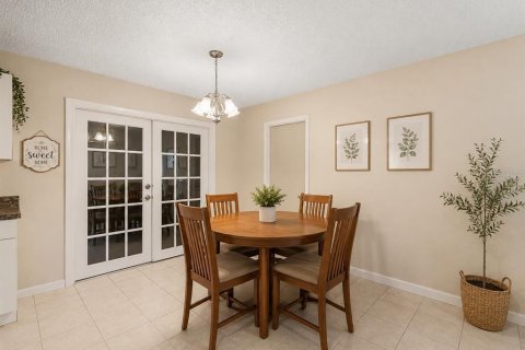 House in Port Charlotte, Florida 2 bedrooms, 111.48 sq.m. № 2216778 - photo 8
