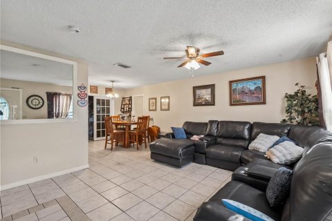 House in Port Charlotte, Florida 2 bedrooms, 111.48 sq.m. № 2216778 - photo 5