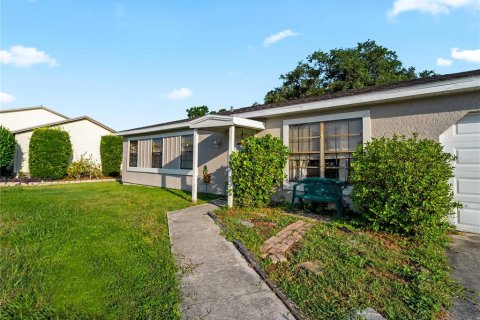 House in Port Charlotte, Florida 2 bedrooms, 111.48 sq.m. № 2216778 - photo 30
