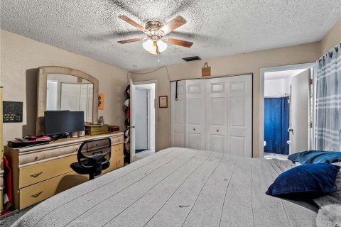 House in Port Charlotte, Florida 2 bedrooms, 111.48 sq.m. № 2216778 - photo 12