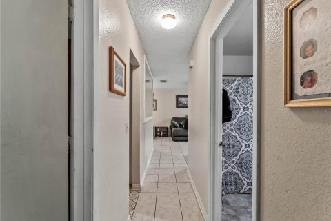 House in Port Charlotte, Florida 2 bedrooms, 111.48 sq.m. № 2216778 - photo 9